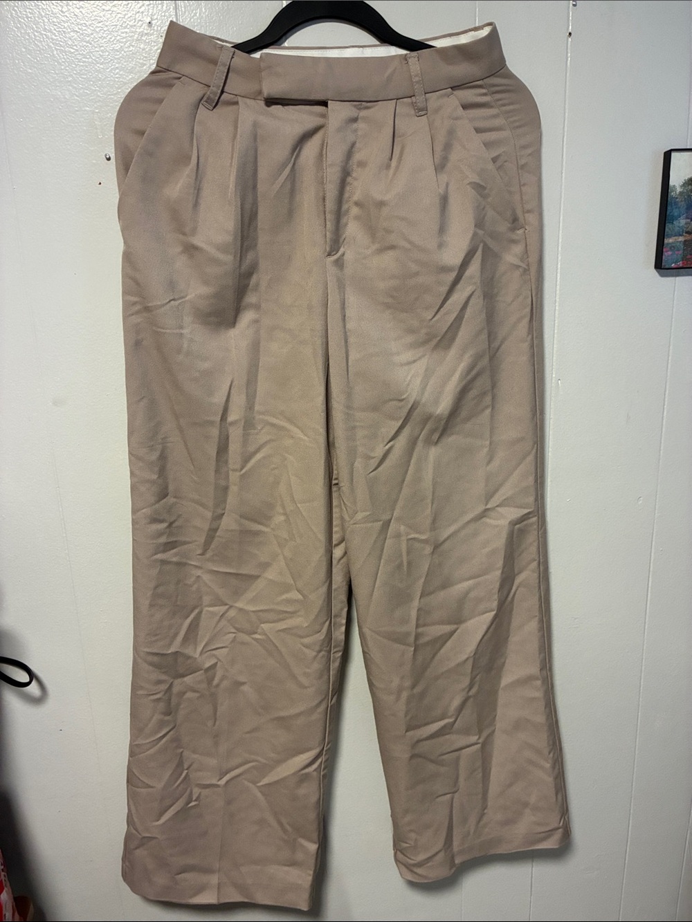 Divided Women’s Pleated Chinos in Taupe